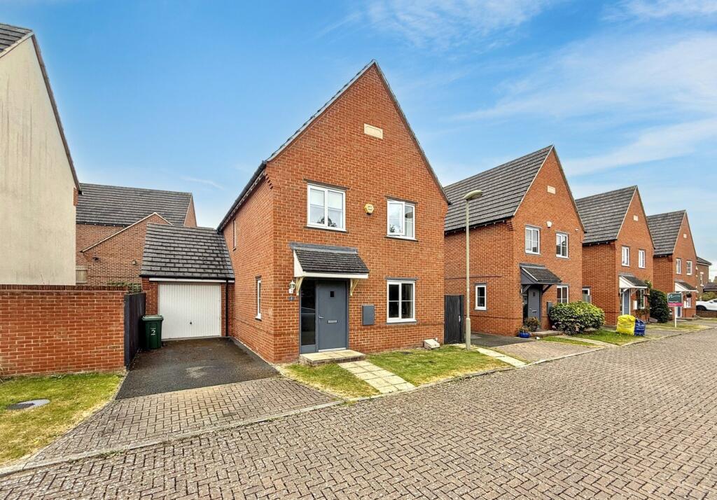 Main image of property: Dunnock End, Didcot, OX11