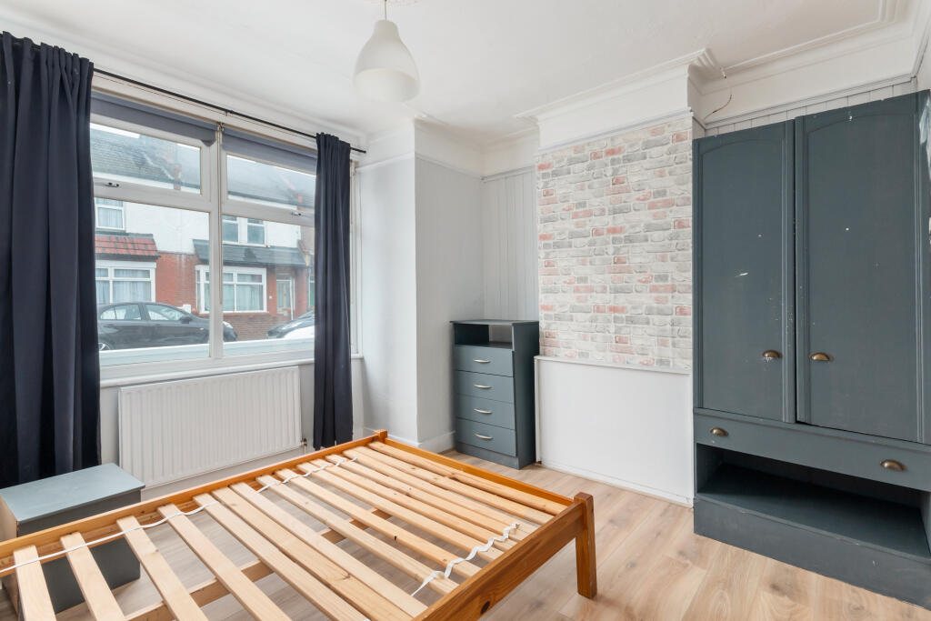 Main image of property: SW17 0DG