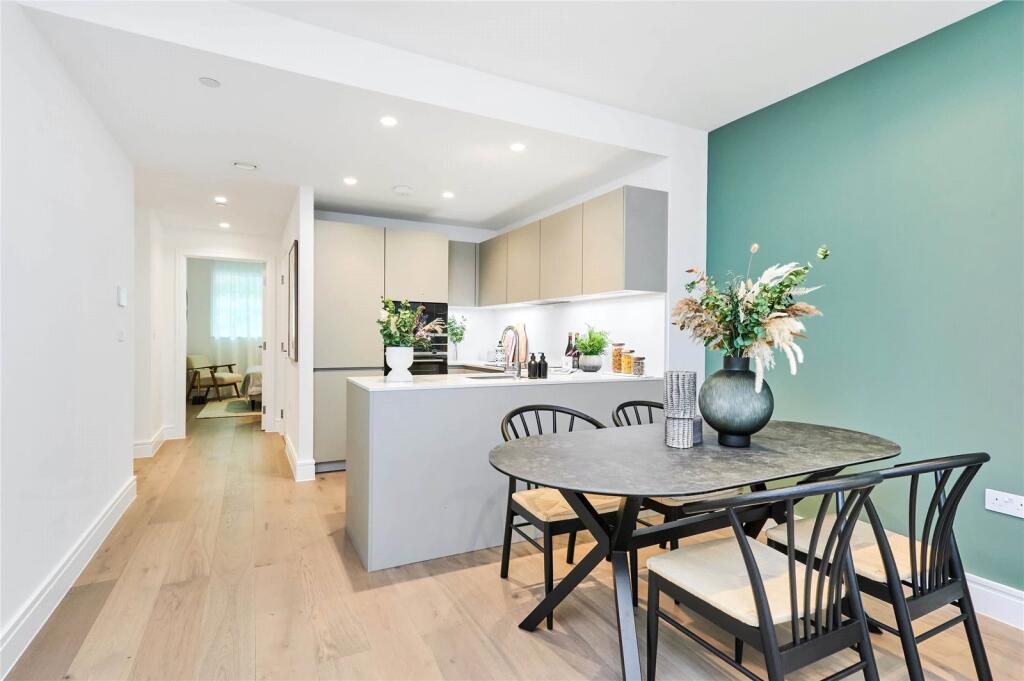 Main image of property: Chiswick High Rd., Chiswick, London, W4