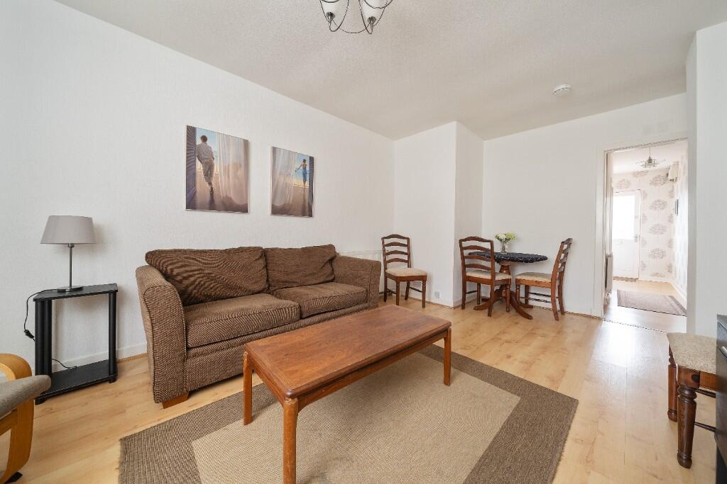 Main image of property: Causewayside, Edinburgh, EH9