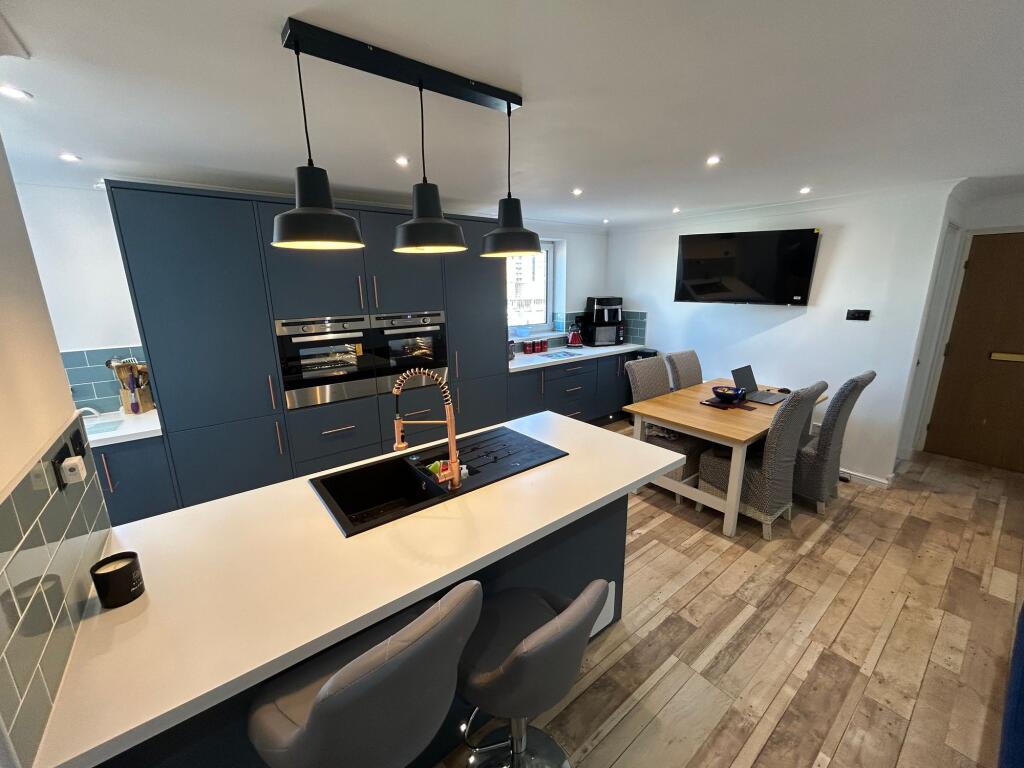 Main image of property: Pocketts Wharf, Maritime Quarter, SA1