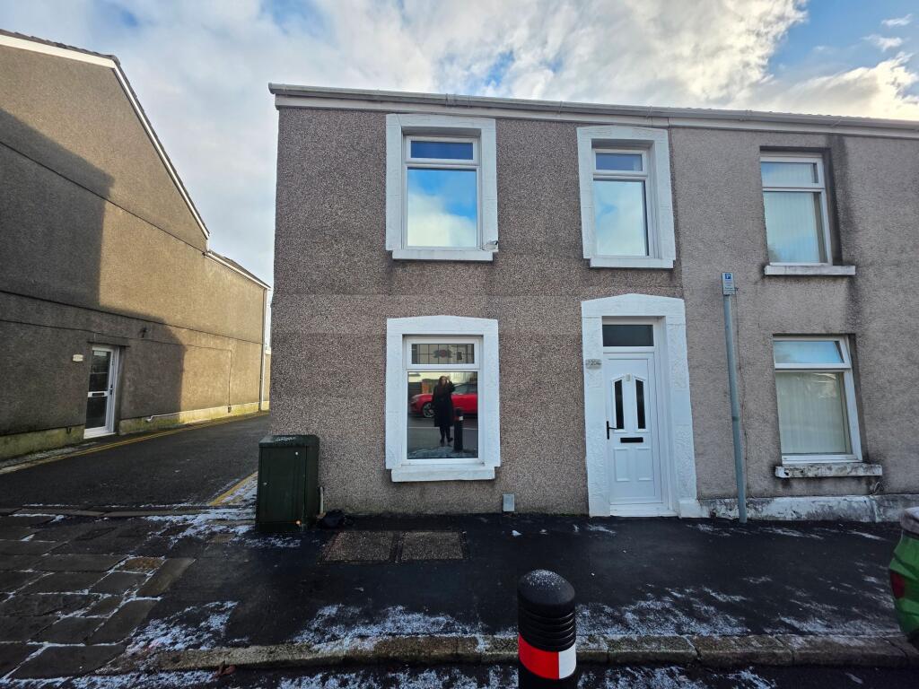 Main image of property: Neath Road, Plasmarl, SA6