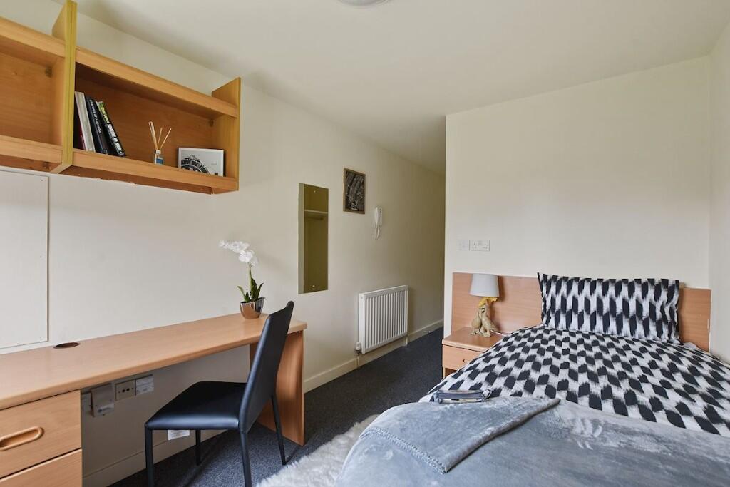 Main image of property: Green Lanes, London, N4