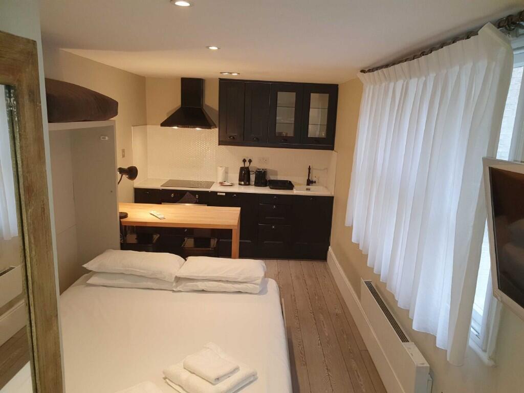 Main image of property: Ground Floor Flat 1, 193 Gloucester Place, London, NW1