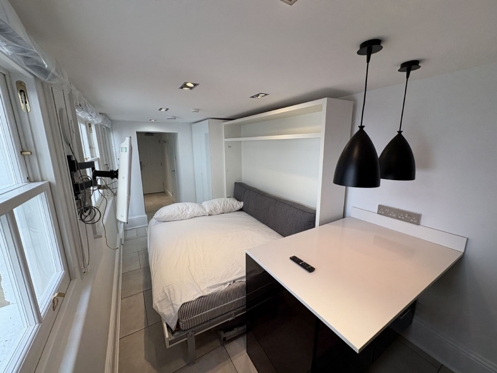 Main image of property: Studio Flat B1, 191 Gloucester Place, Baker Street NW1 6BU