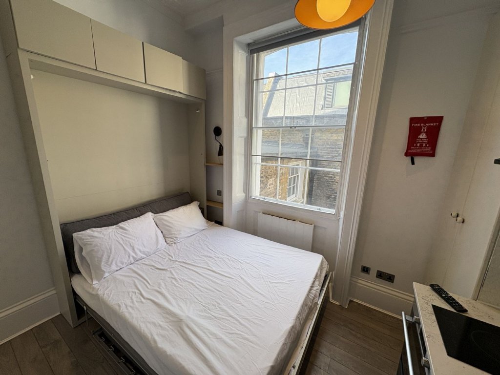 Main image of property: Studio Flat 11, 197 Gloucester Place, Baker Street NW1 6BU