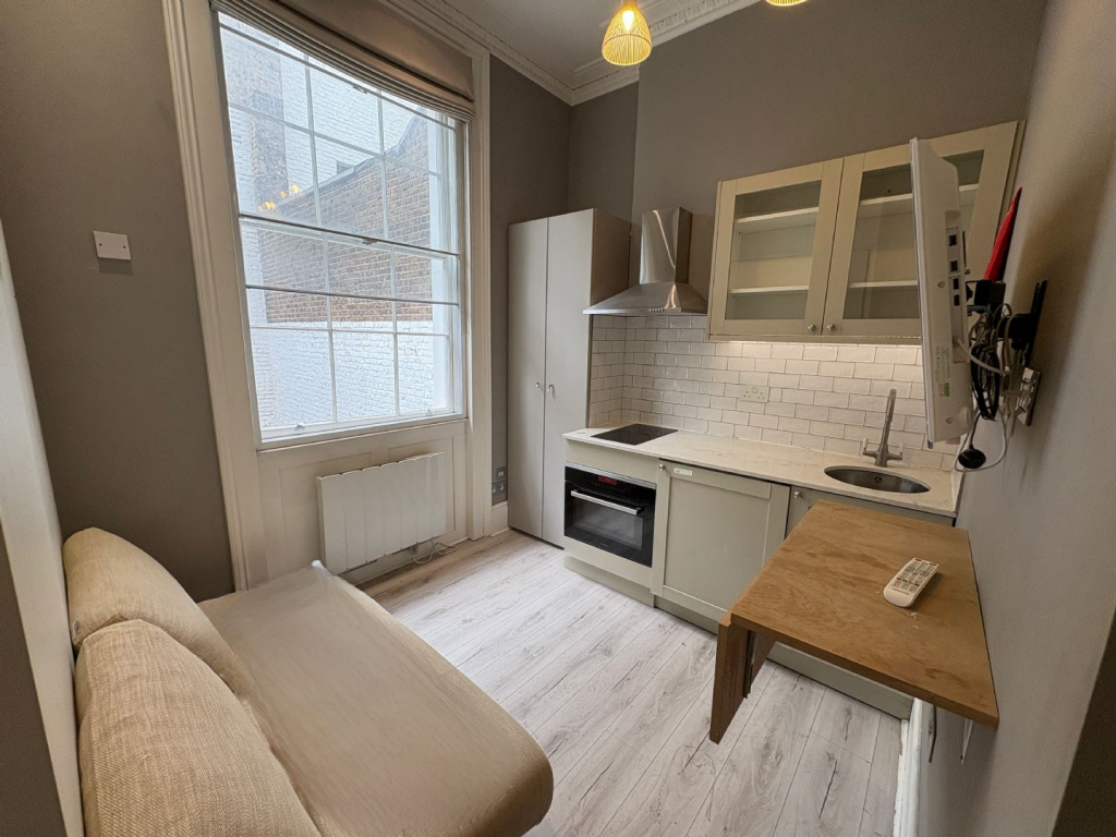 Main image of property: Studio Flat 2, 199 Gloucester Place, Baker Street NW1 6BU