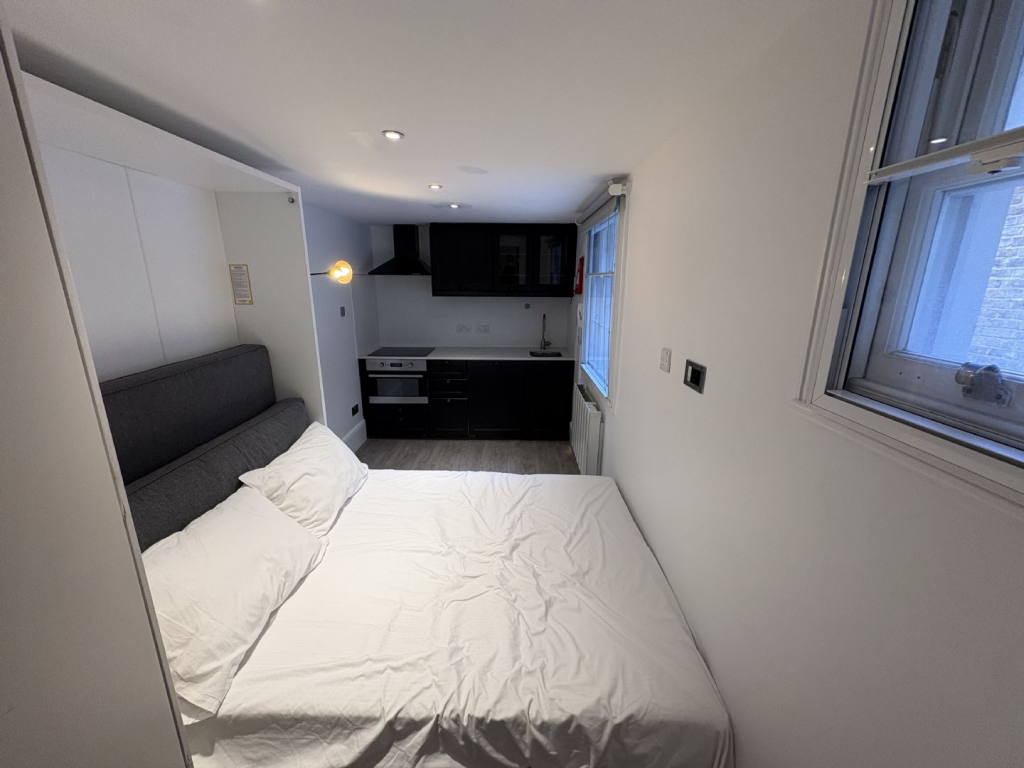 Main image of property: Studio Flat 1, 197 Gloucester Place, Baker Street NW1 6BU