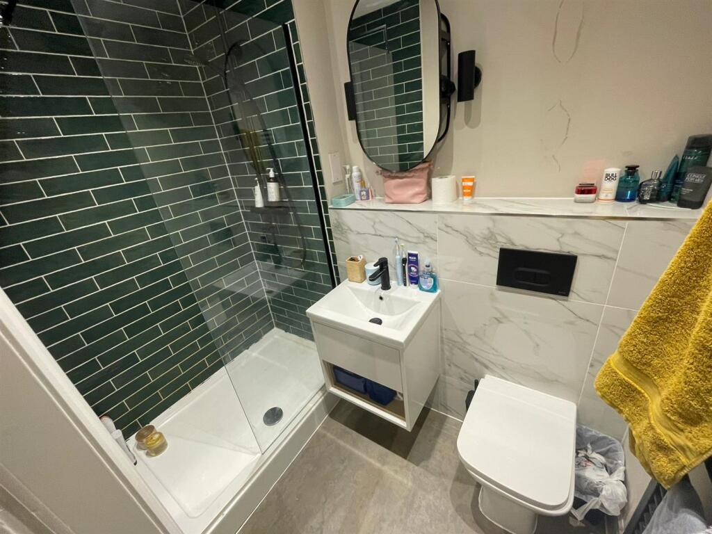 Main image of property: Flat 1, 21 Park Cross Street, Leeds