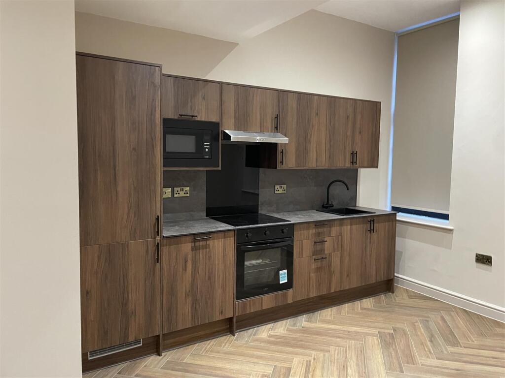 Main image of property: East parade, leeds