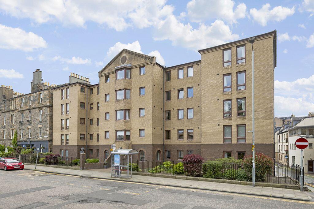 Main image of property: 91/8 Henderson Row, Edinburgh, EH3 5DL