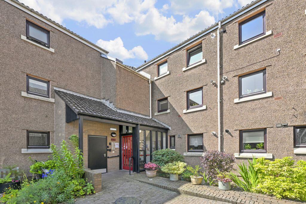 Main image of property: 3/4 Rose Park, Edinburgh, EH5 3ST