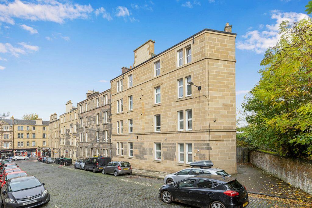 Main image of property: 10/4 Newton Street, Edinburgh, EH11 1TF
