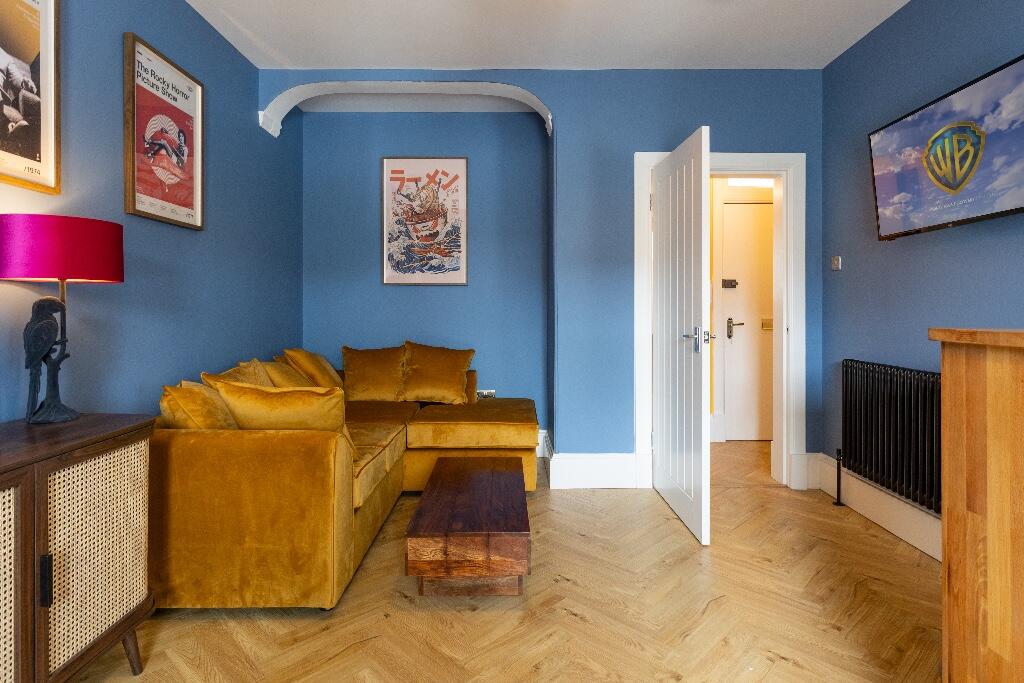 Main image of property: Causewayside, Edinburgh, EH9