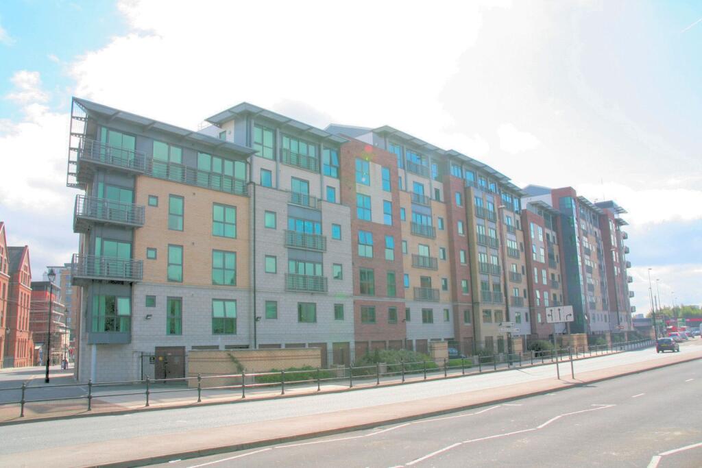 Main image of property: City Point, 156 Chapel Street, Salford, Lancashire, M3