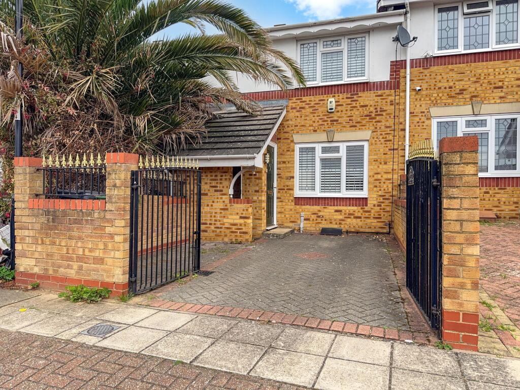 Main image of property: Sissinghurst Close, Bromley, BR1