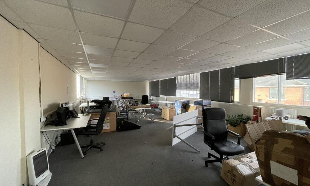 Unit 3 Eldon photo 2.JPG