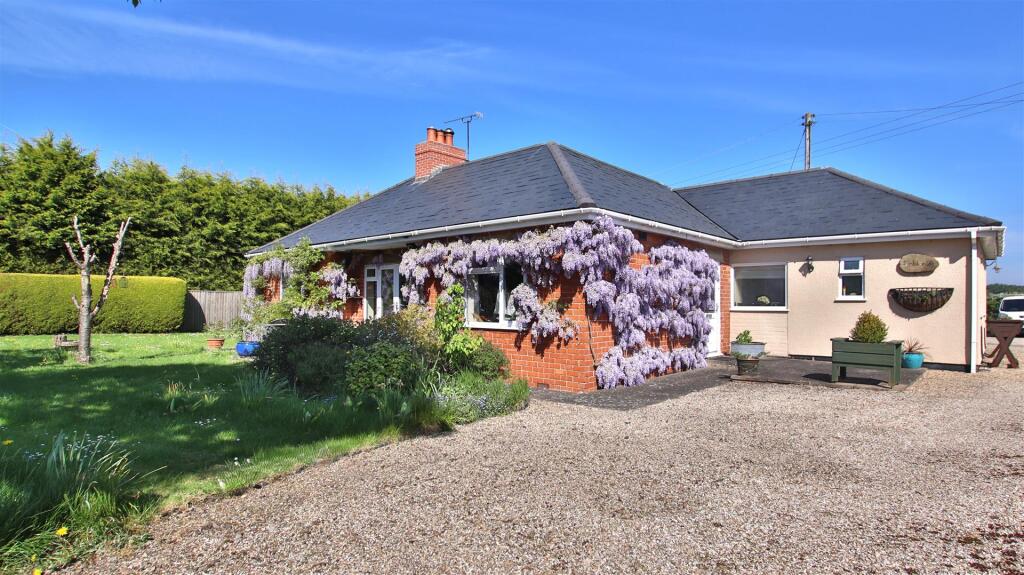 Main image of property: Astonfields Lane, Ashchurch, Tewkesbury