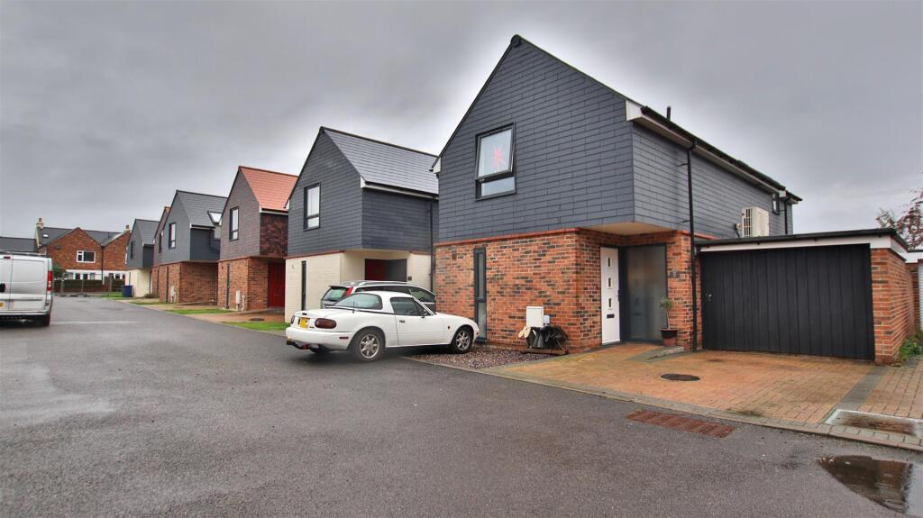 Main image of property: Queens Head Close, Aston Cross, Tewkesbury