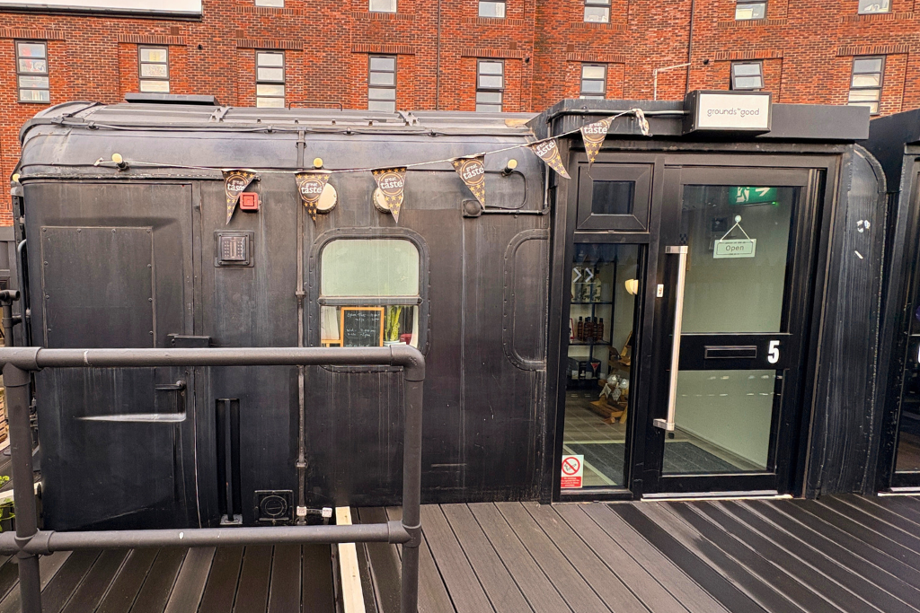 Main image of property: Hood Road, Barry, Vale Of Glamorgan, The, CF62