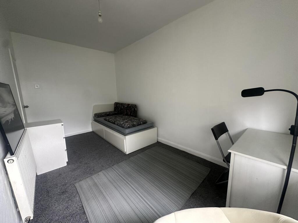 Main image of property: HOUSE SHARE | Henchman Street | London