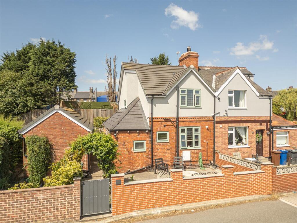 Main image of property: Pontefract Road, Cudworth, Barnsley