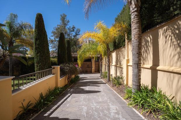 Main image of property: Villa In Pinares de San Antón, Málaga