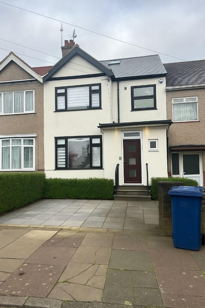 Main image of property: Park Road, London, NW4