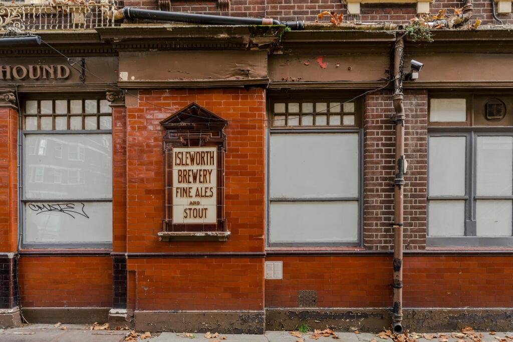 49 Becklow Road5.JPG