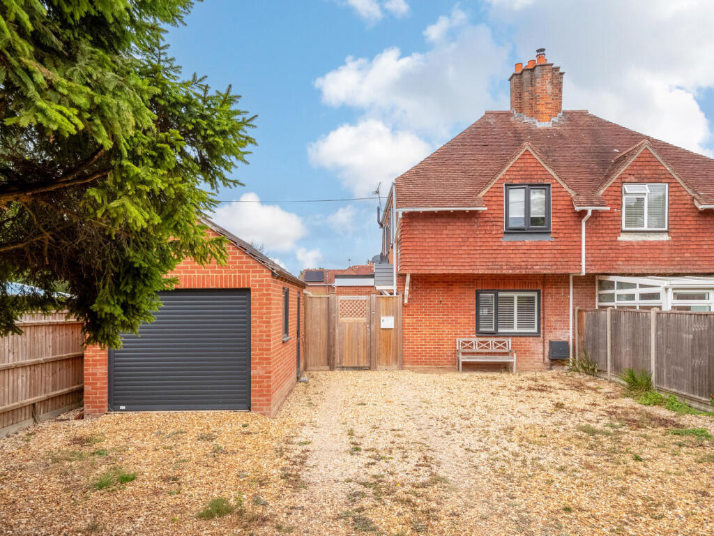 Main image of property: Careys Cottages, Brockenhurst