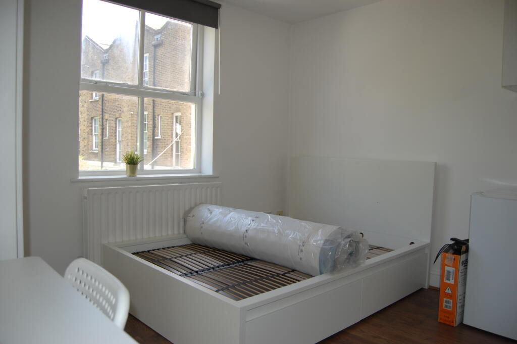 Main image of property: Room 1 58 Summercourt Road, London, E1 0SQ