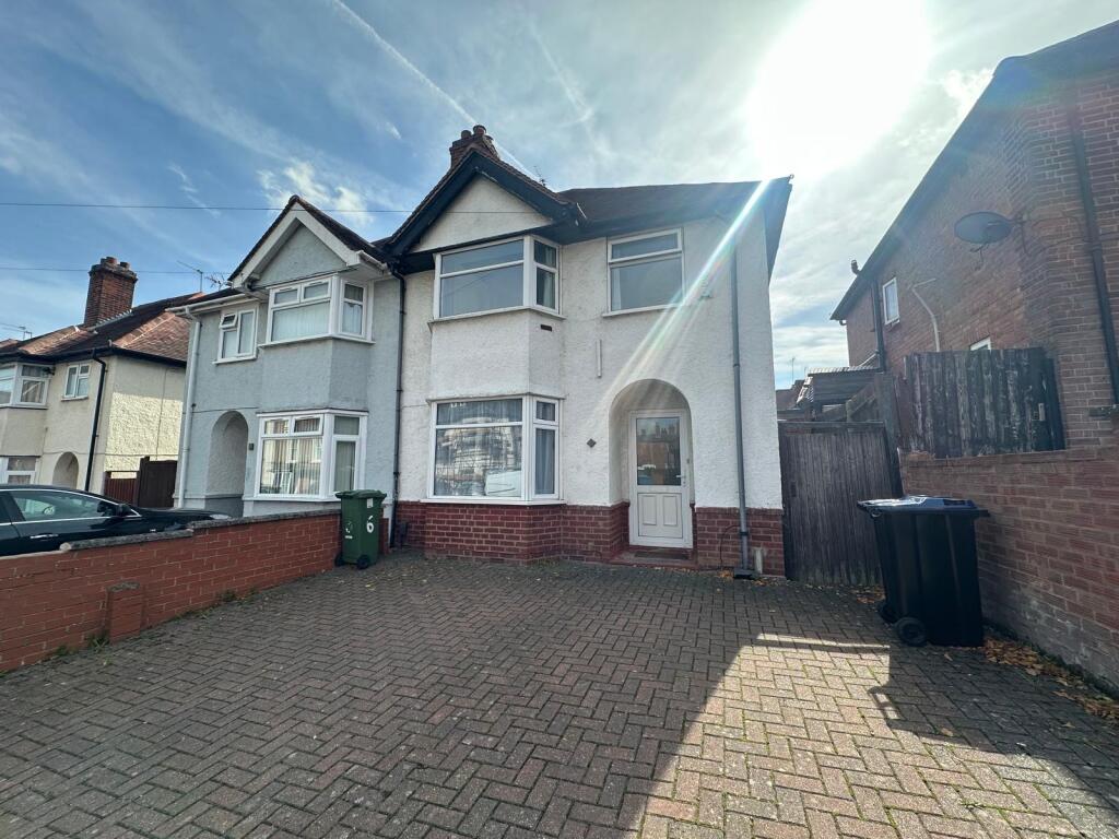 Main image of property: 6 Charlotte St, CV31 3EB