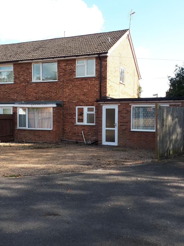 Main image of property: 6 Hurley Close, CV32 5XB