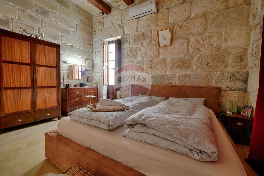 Main image of property: Manikata