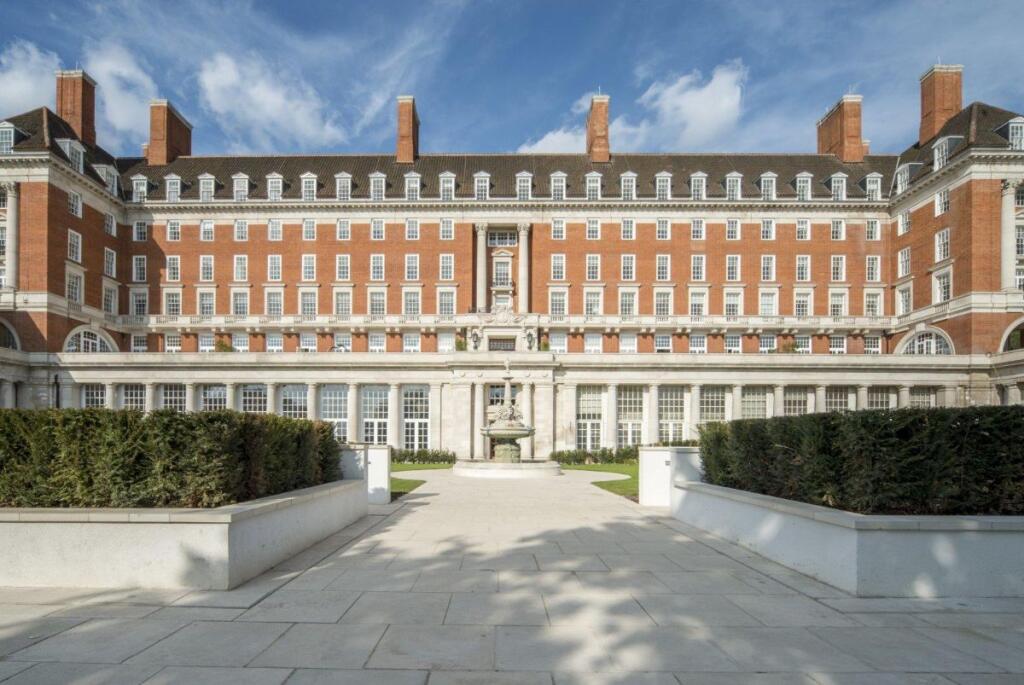 Main image of property: Flat , Star & Garter House, Richmond Hill, Richmond
