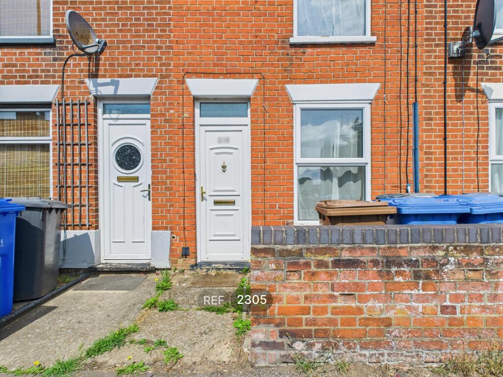 Main image of property: 218, Bramford Lane, Ipswich, IP1 4EP