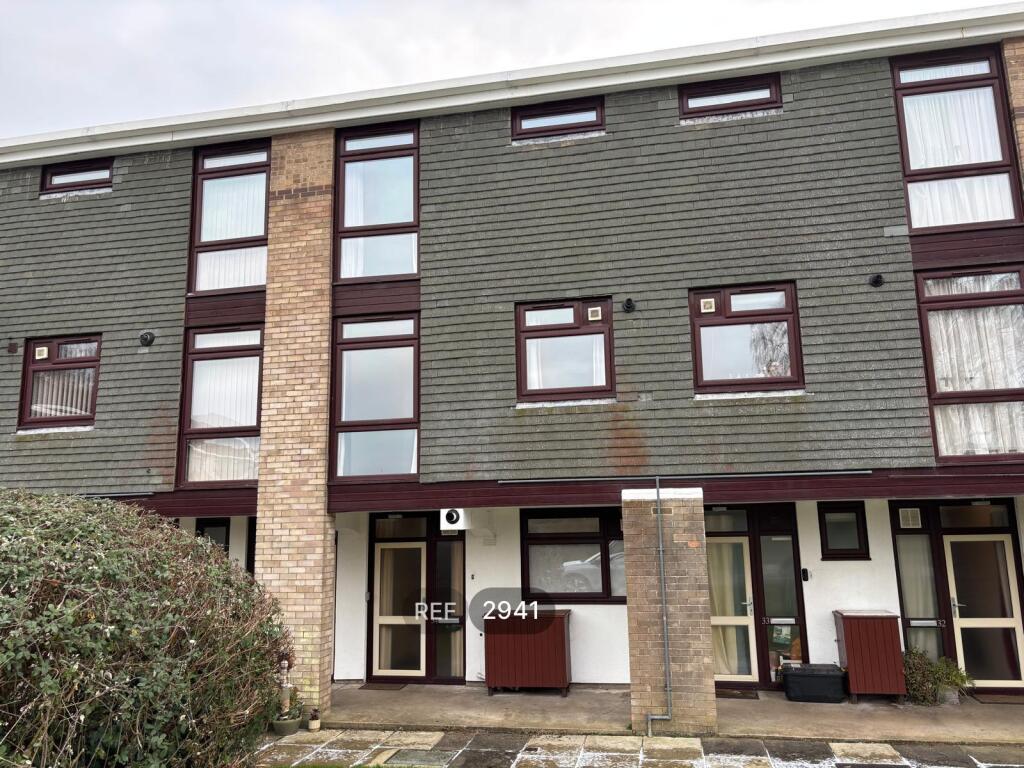 Main image of property: 34, Sproughton Court, Ipswich, IP8 3AJ