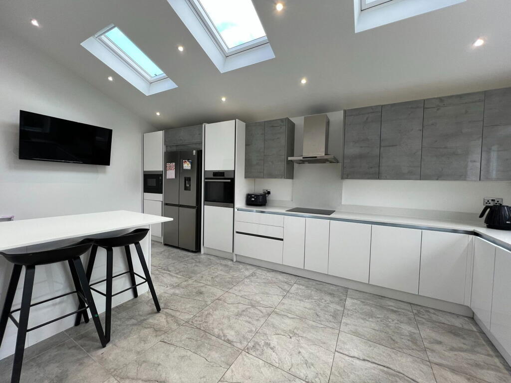 Main image of property: Charlton Avenue, Hyde, SK14 4ES
