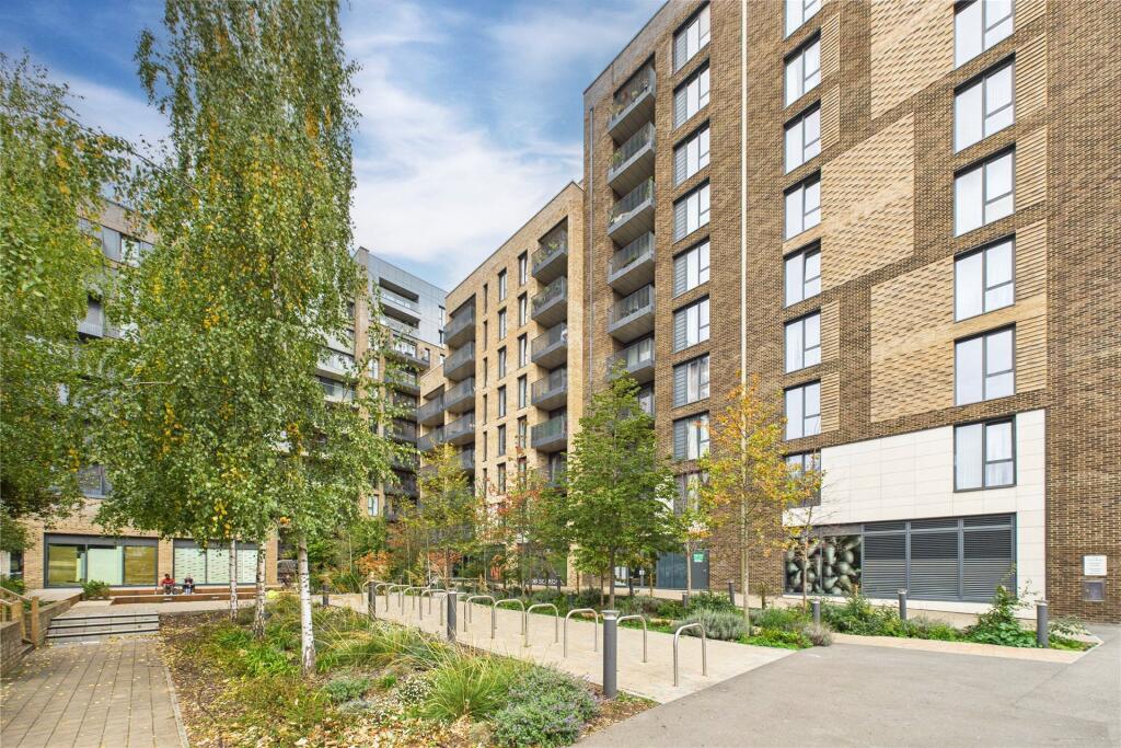 Main image of property: High Street, Staines-upon-Thames, Surrey, TW18