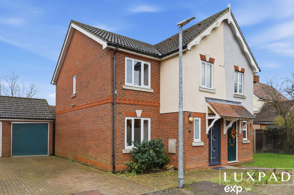 Main image of property: 15 Petronius Way, Highwoods, Colchester, CO4 9FY