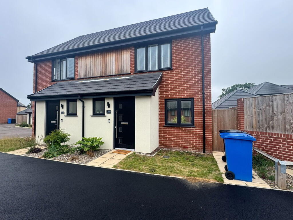 Main image of property: Lime Avenue, Lowestoft, Suffolk, NR32 3FH