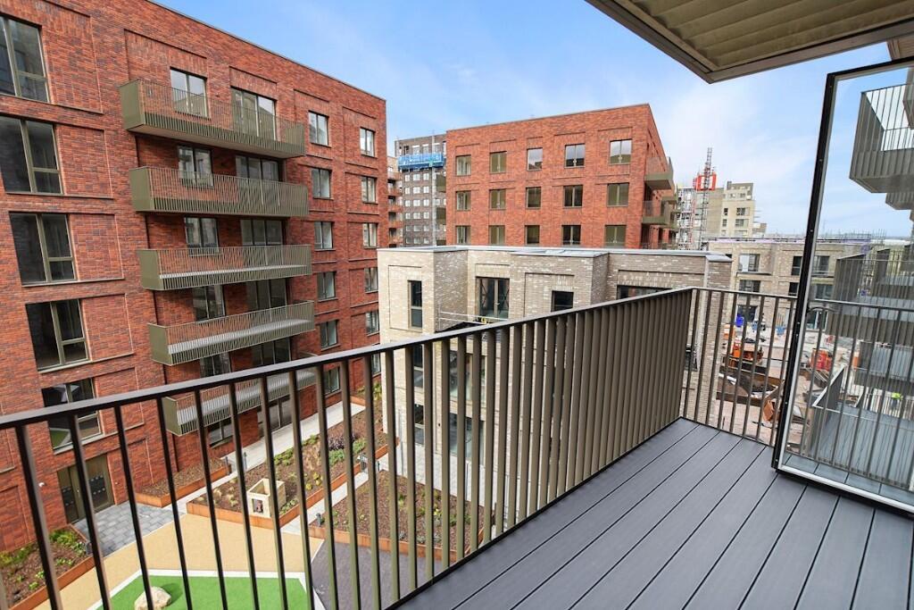 Main image of property: Fleet, Wallis Walk, London, E16