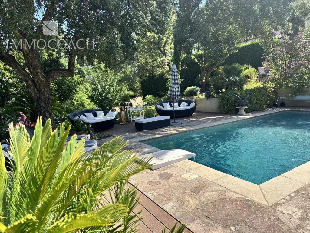 Main image of property: Provence-Alps-Cote d`Azur, Var, La Garde-Freinet