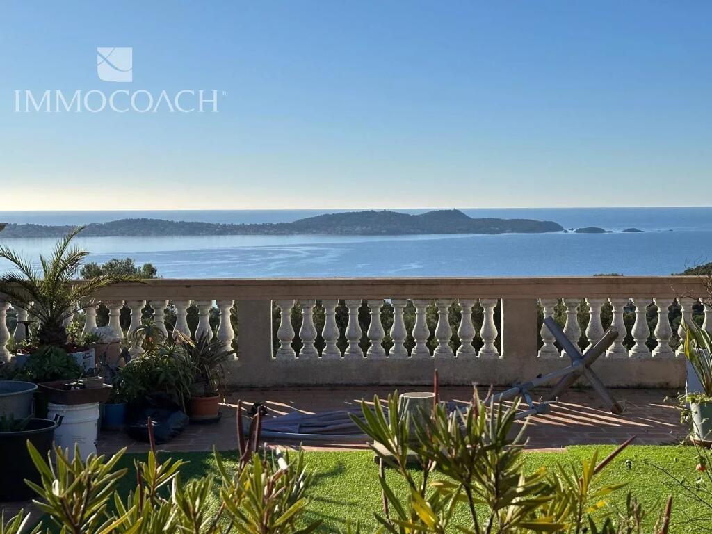 Main image of property: Provence-Alps-Cote d`Azur, Var, Hyères