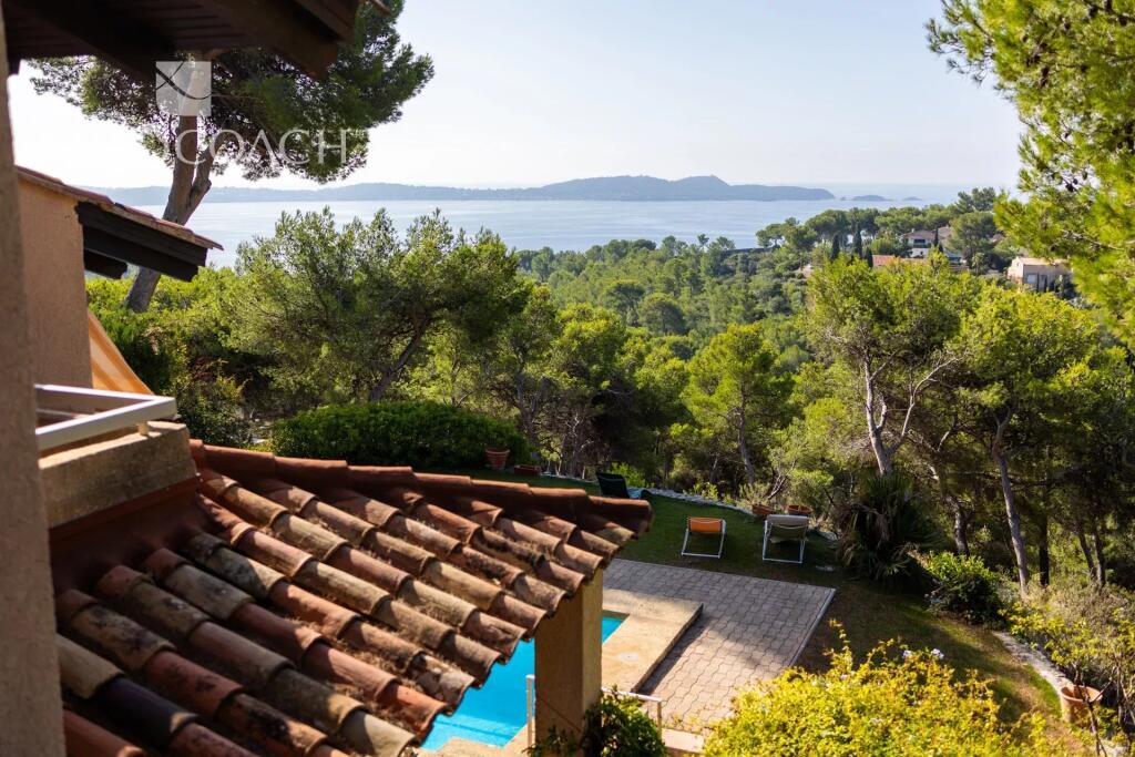 Main image of property: Provence-Alps-Cote d`Azur, Var, Hyères