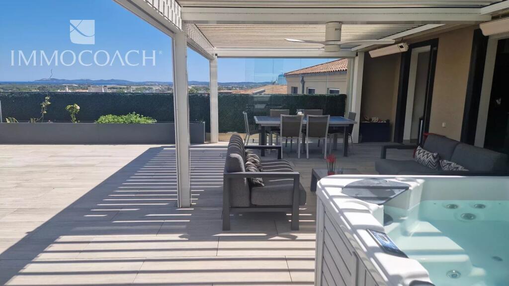Main image of property: Provence-Alps-Cote d`Azur, Var, Hyères