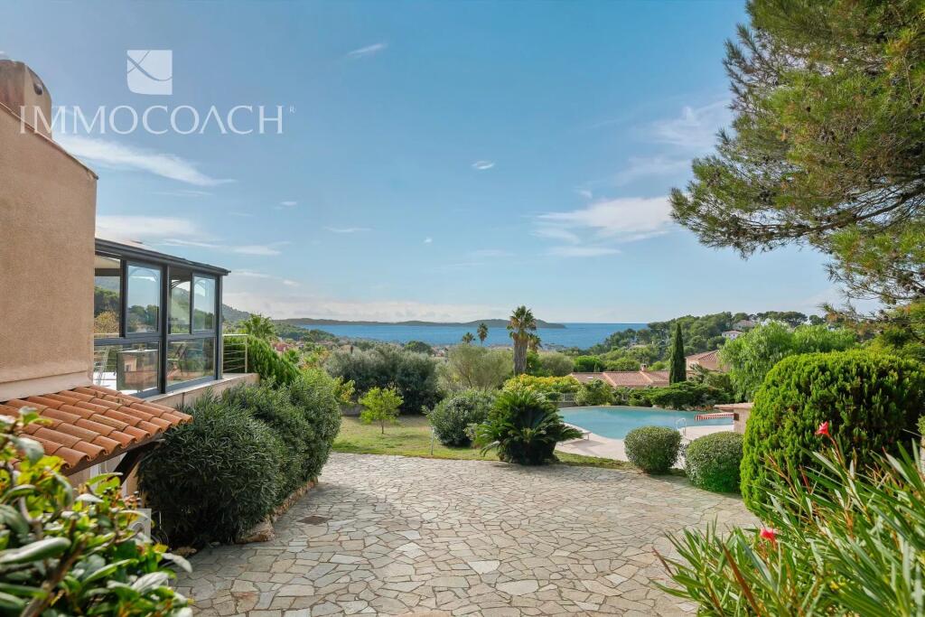 Main image of property: Provence-Alps-Cote d`Azur, Var, Carqueiranne
