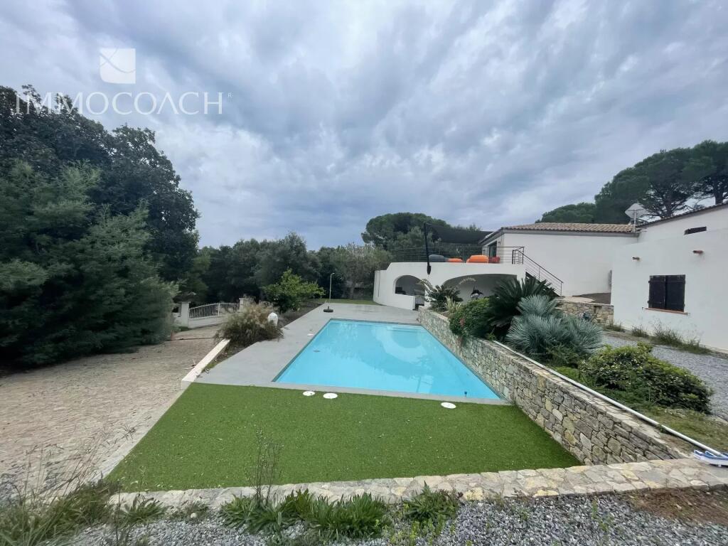Main image of property: Provence-Alps-Cote d`Azur, Var, Bormes-les-Mimosas