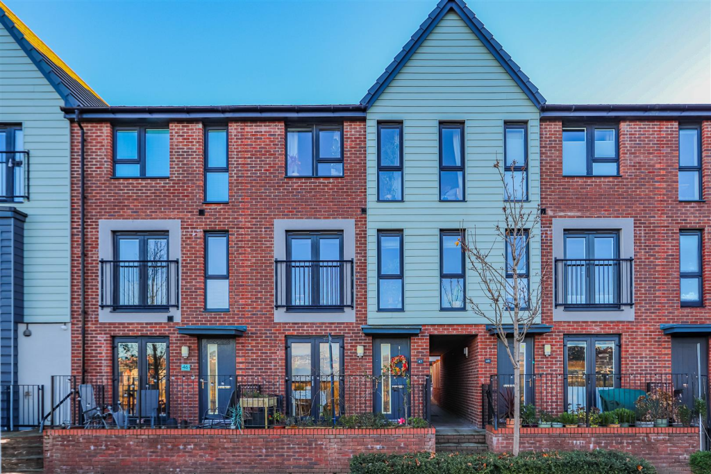 Main image of property: Rhodfa Cambo, Barry