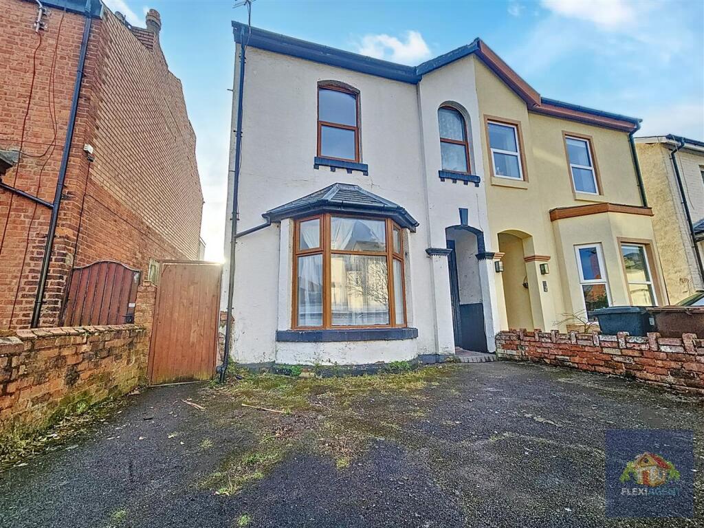 Main image of property: 5 Gordon Avenue, Southport